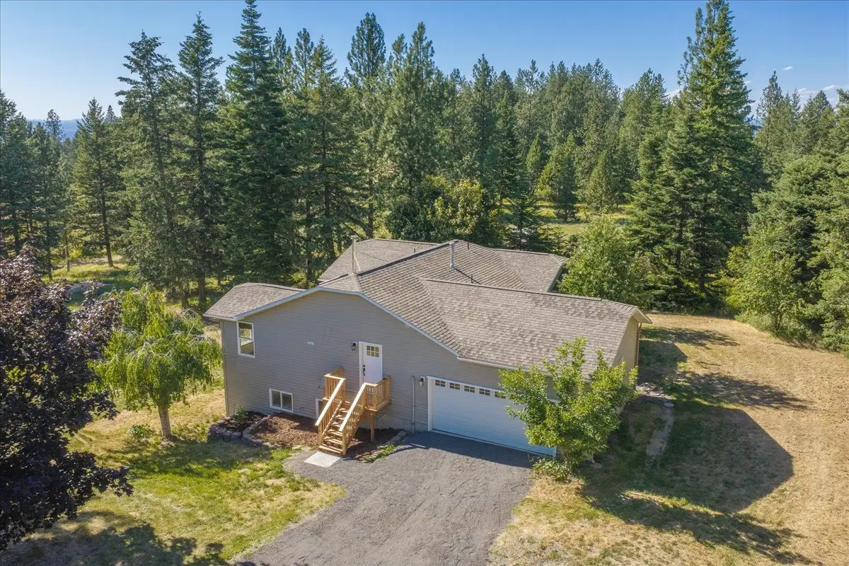 15519 E Tallman Rd, Chattaroy, WA 99003 - #1