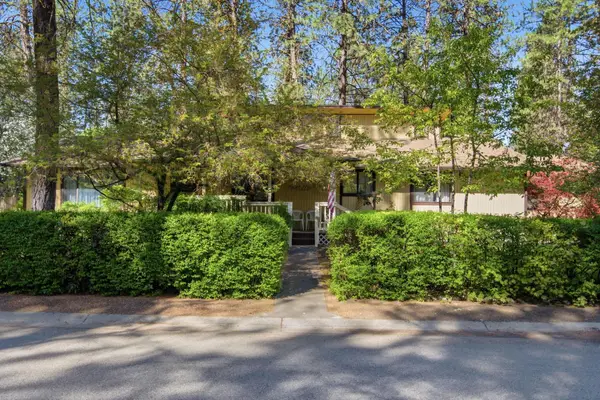 9313 N Ellenwood Ct, Nine Mile Falls, WA 99026