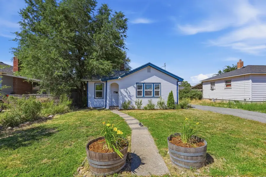 923 E Courtland Ave, Spokane, WA 99207 - #2