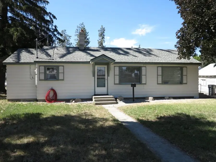 118 W 2nd St St, Cheney, WA 99004 - #2