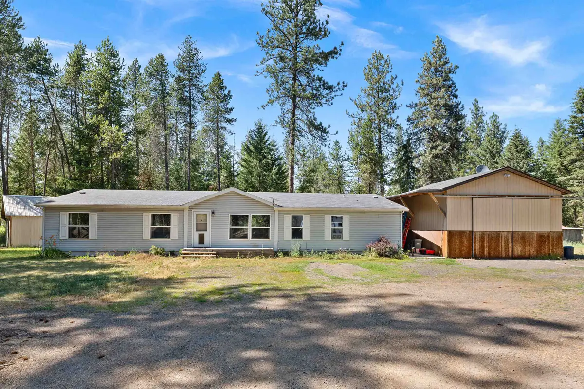 8421 E Elk Chattaroy Rd, Chattaroy, WA 99003 - #1