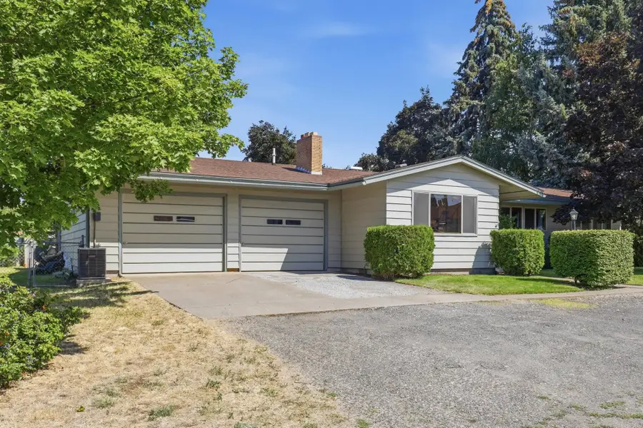 401 N 11th St, Davenport, WA 99122 - #2