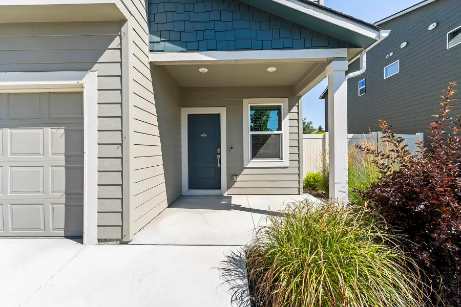 5912 W Jamestown Ln, Spokane, WA 99208 - #3