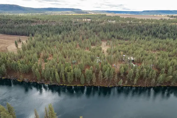52282 Woods Ln, Ford, WA 99013