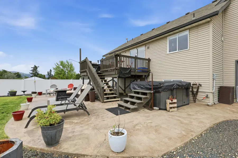604 S Mcmillan Rd, Greenacres, WA 99016 - #3