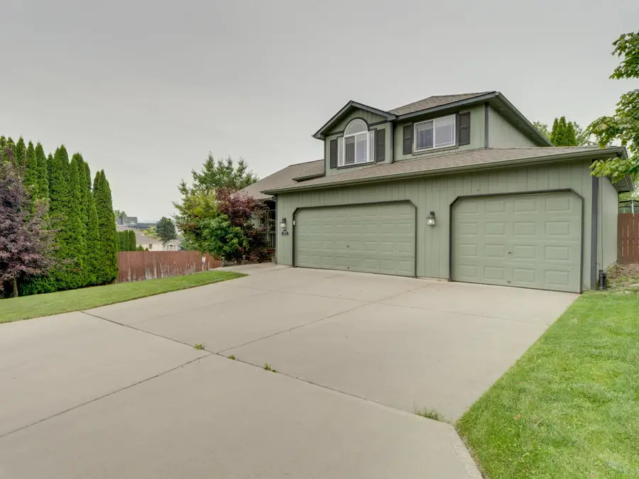 18105 E Crescent Dr, Greenacres, WA 99016 - #3