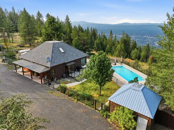 13308 W Pine Bluff Rd, Nine Mile Falls, WA 99026
