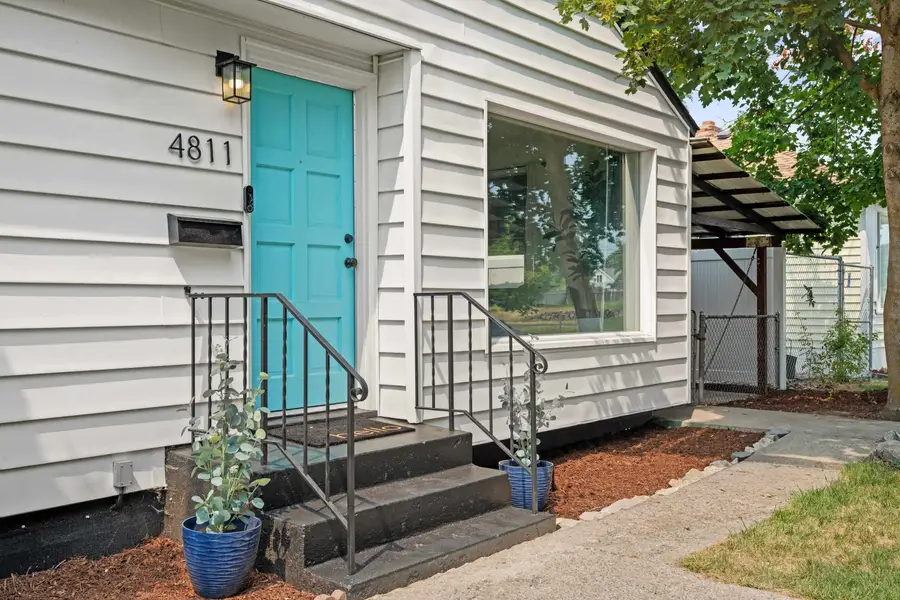 4811 N Oak St, Spokane, WA 99205 - #2