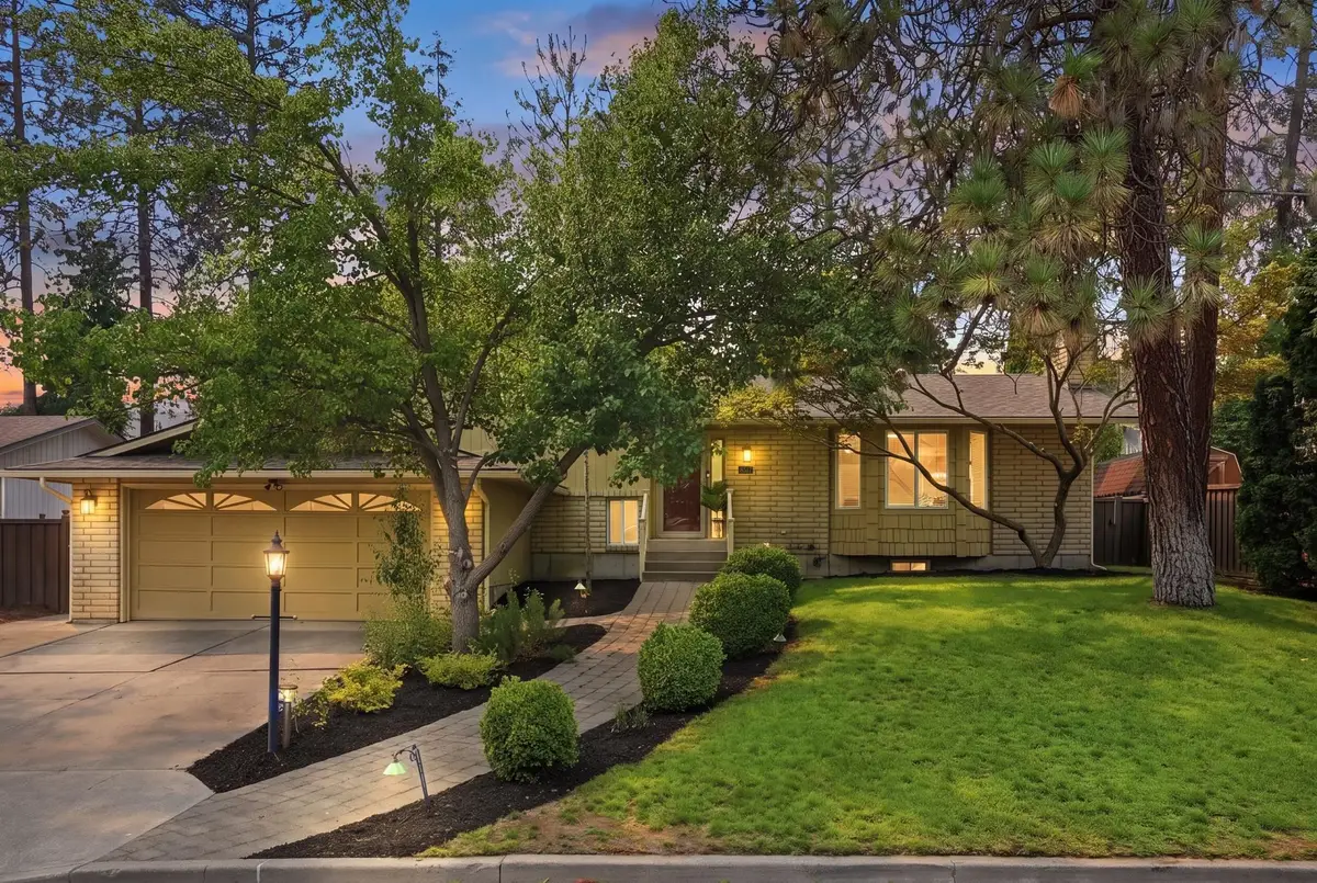 8517 N Greenwood St, Spokane, WA 99208 - #1