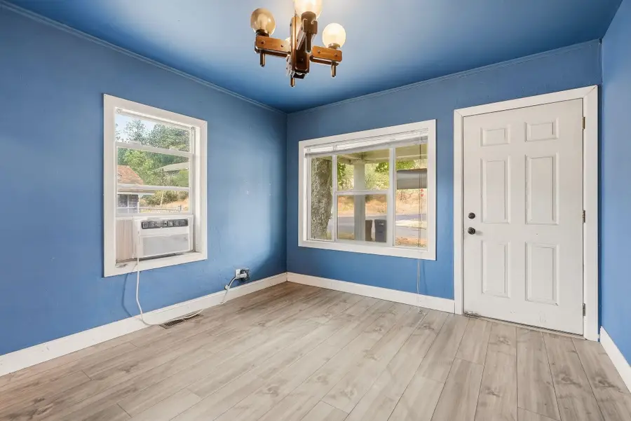 1617 W Fairview Ave, Spokane, WA 99205 - #2