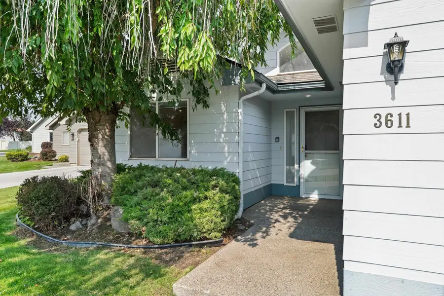 3611 E Baycourt Ln, Spokane, WA 99223 - #3