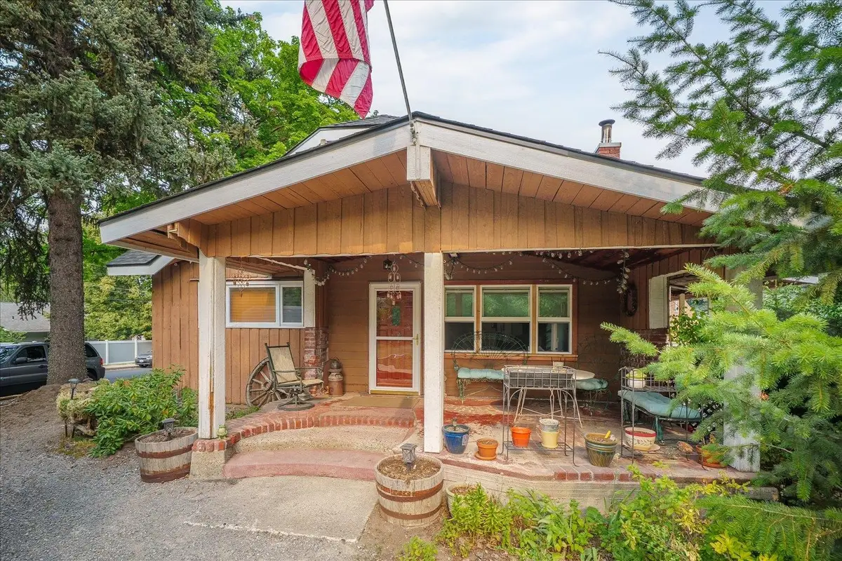 9522 N Wall St, Spokane, WA 99218 - #1