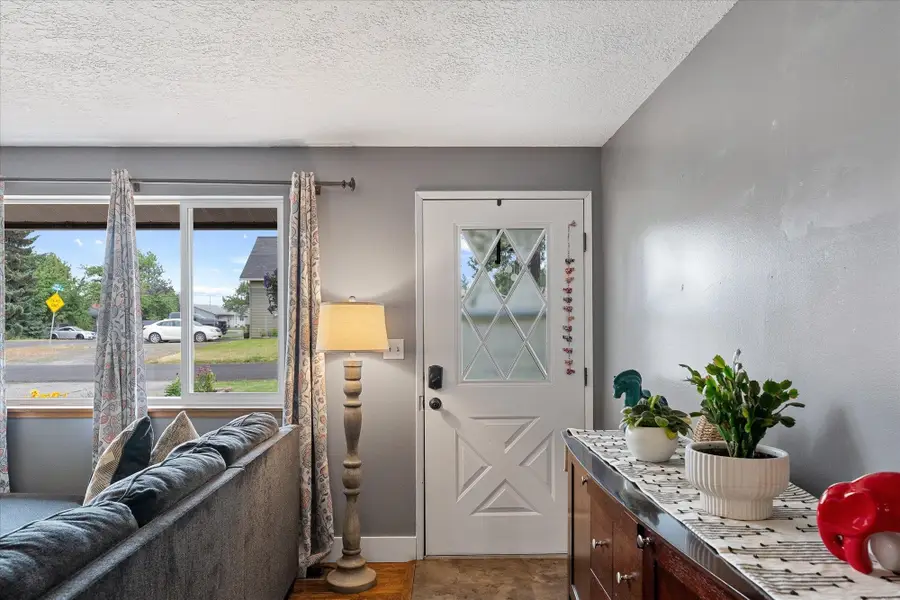 1002 E Percival St, Medical Lake, WA 99022 - #3