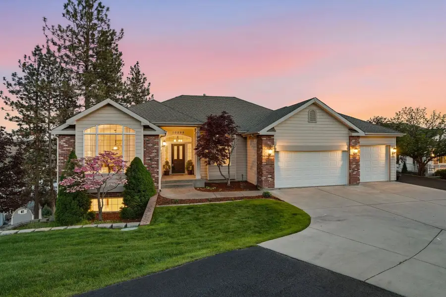 10599 W Lakeside Ln, Nine Mile Falls, WA 99026 - #2