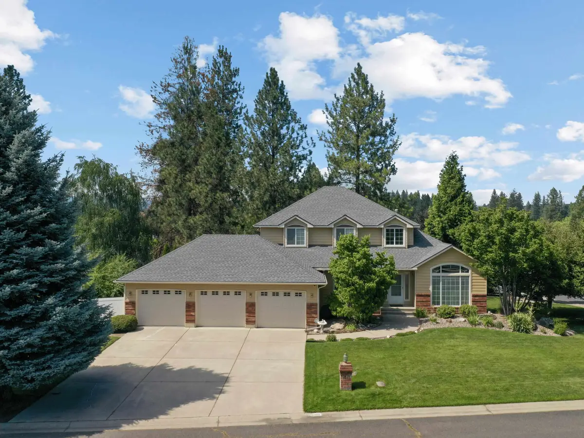 1013 E Harding Dr, Spokane, WA 99218 - #1