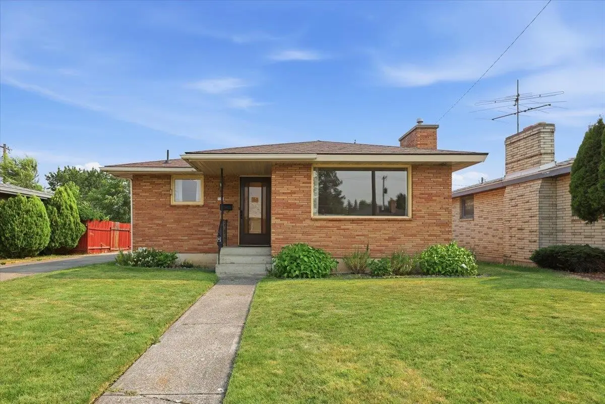530 E Rockwell Ave, Spokane, WA 99207 - #1