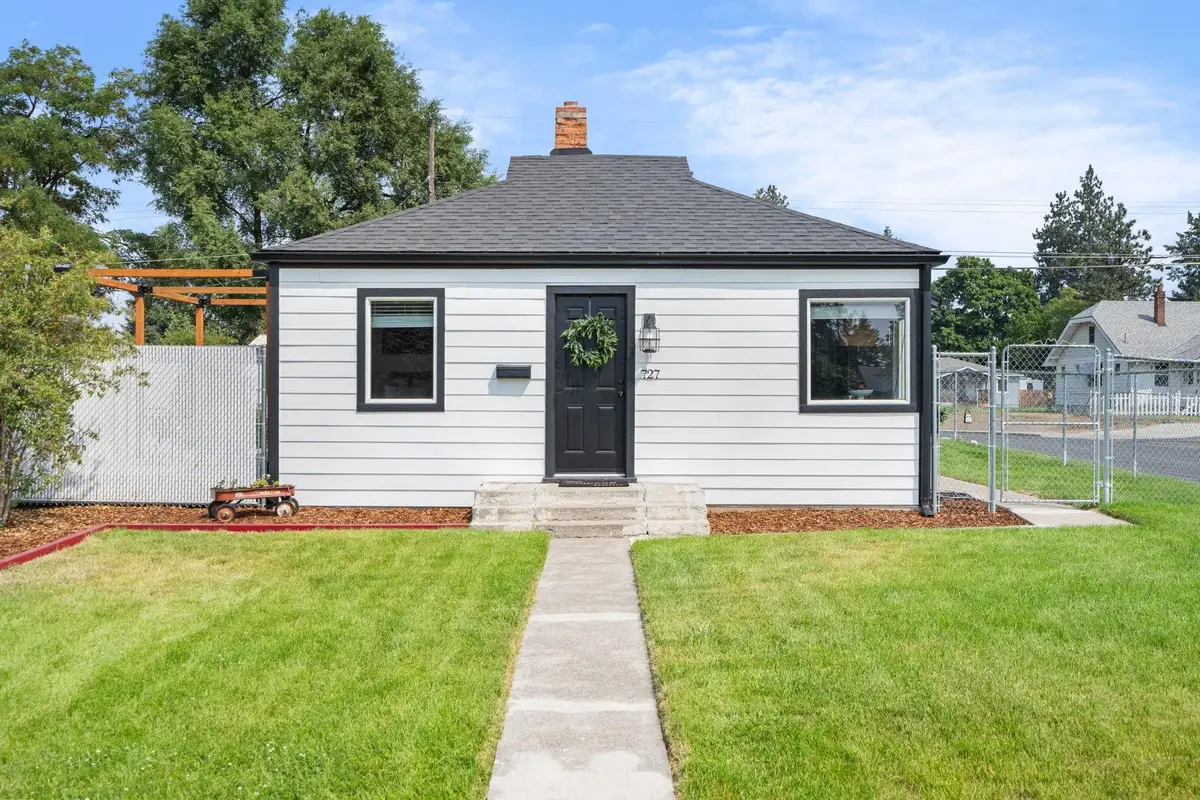 727 E Crown Ave, Spokane, WA 99207 - #1