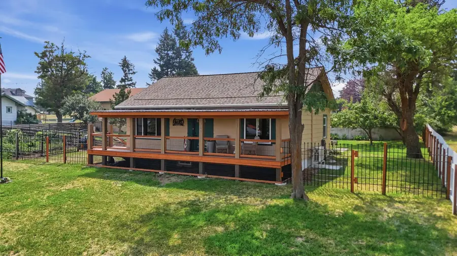 265 SW S 1st St, Creston, WA 99117 - #3