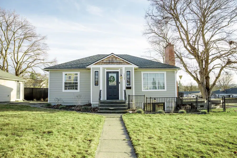 2117 W Knox Ct, Spokane, WA 99205 - #3