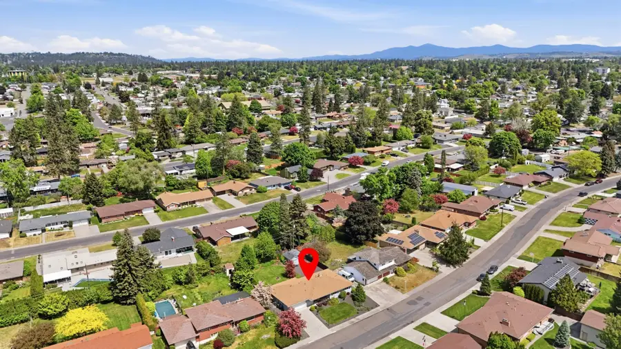 2004 W Courtland Ave, Spokane, WA 99205 - #2