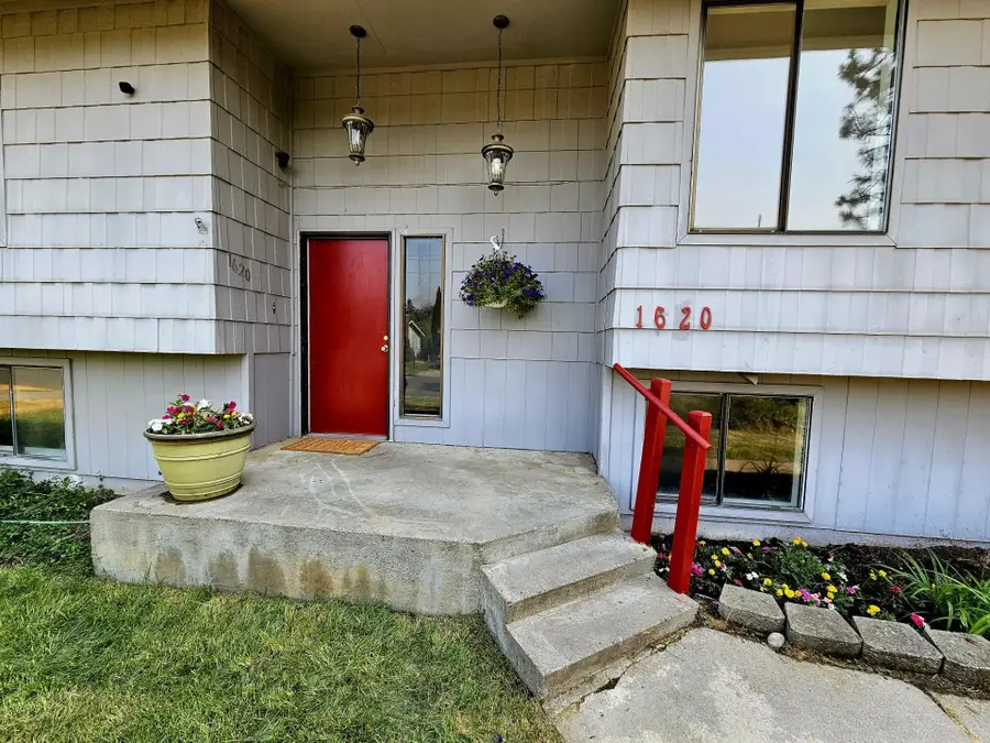 1620 E 58th Ave, Spokane, WA 99223 - #2