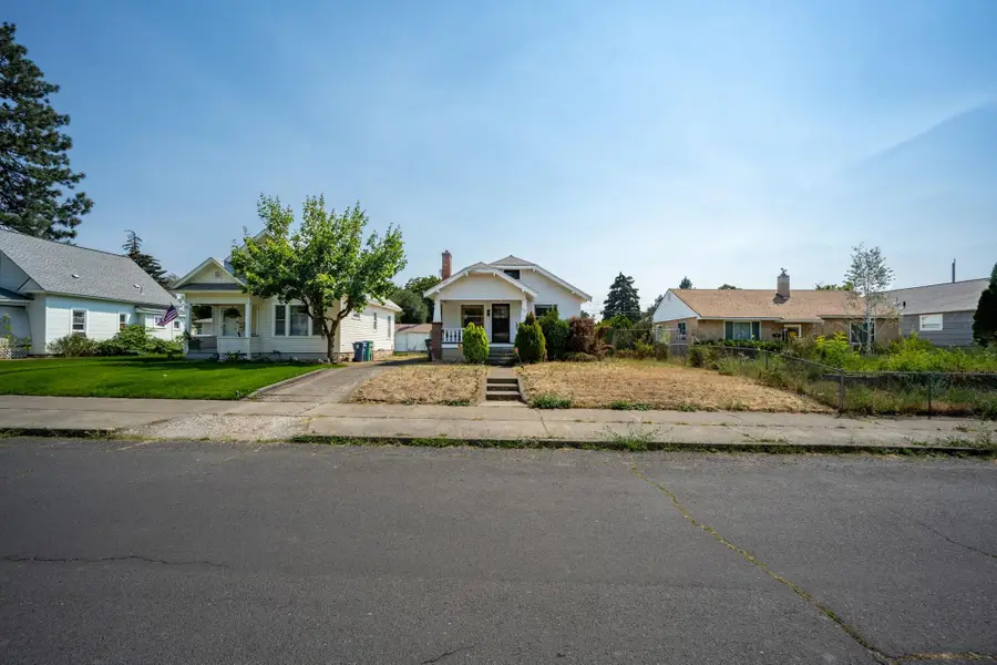 1717 W Cleveland Ave, Spokane, WA 99205 - #3