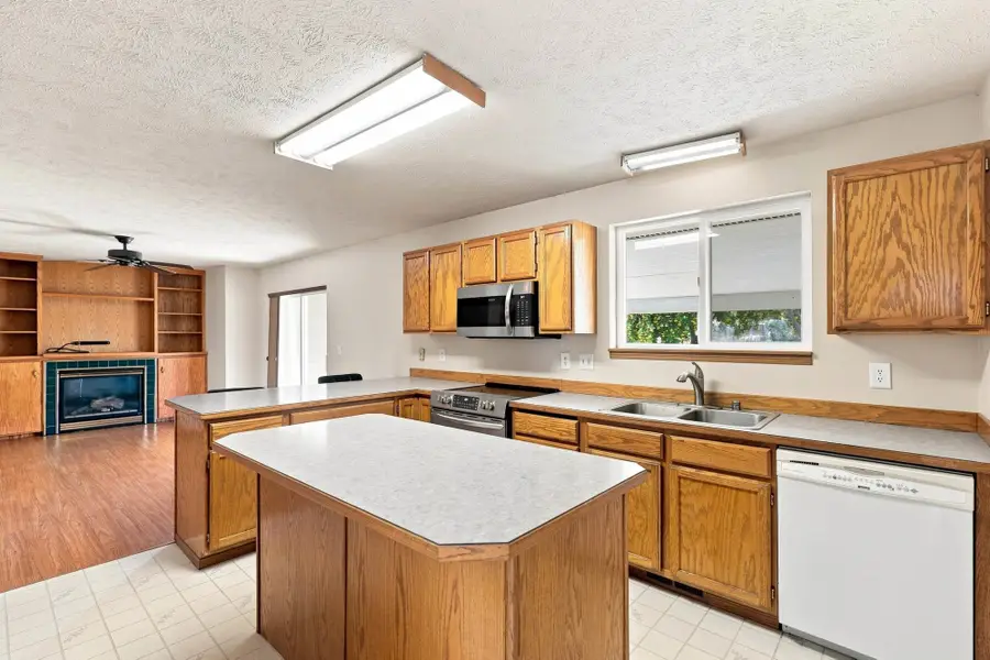 633 N Grant St, Medical Lake, WA 99022 - #2