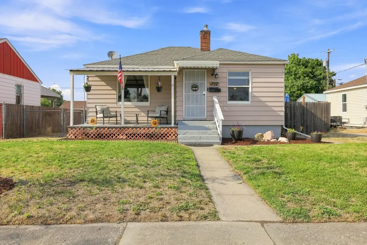 307 E Rockwell Ave, Spokane, WA 99207 - #1