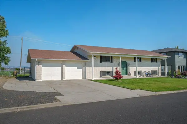 8116 N N Panorama Dr, Spokane, WA 99208