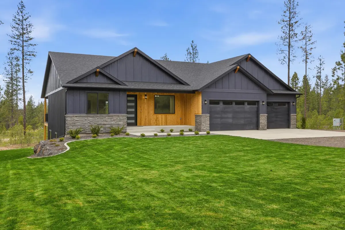 6703 E Elk Chattaroy Rd, Chattaroy, WA 99003 - #1