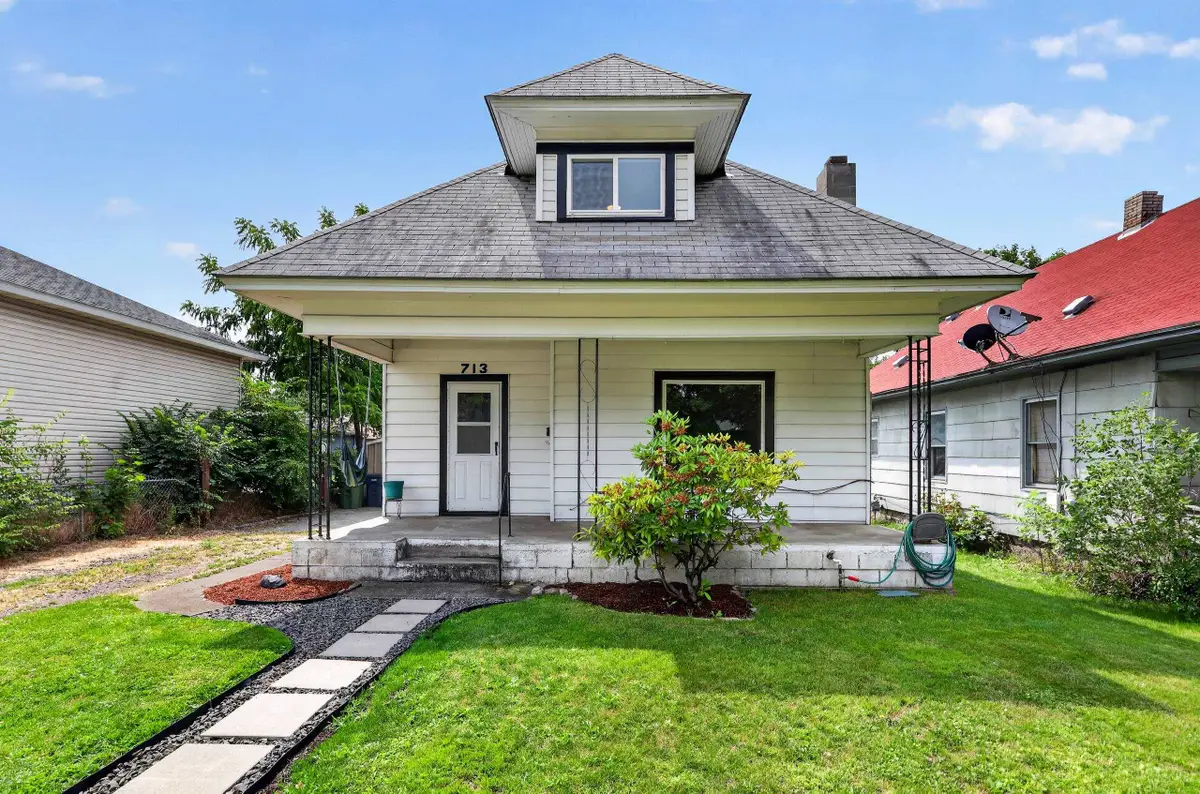 713 W Jackson Ave, Spokane, WA 99205 - #1