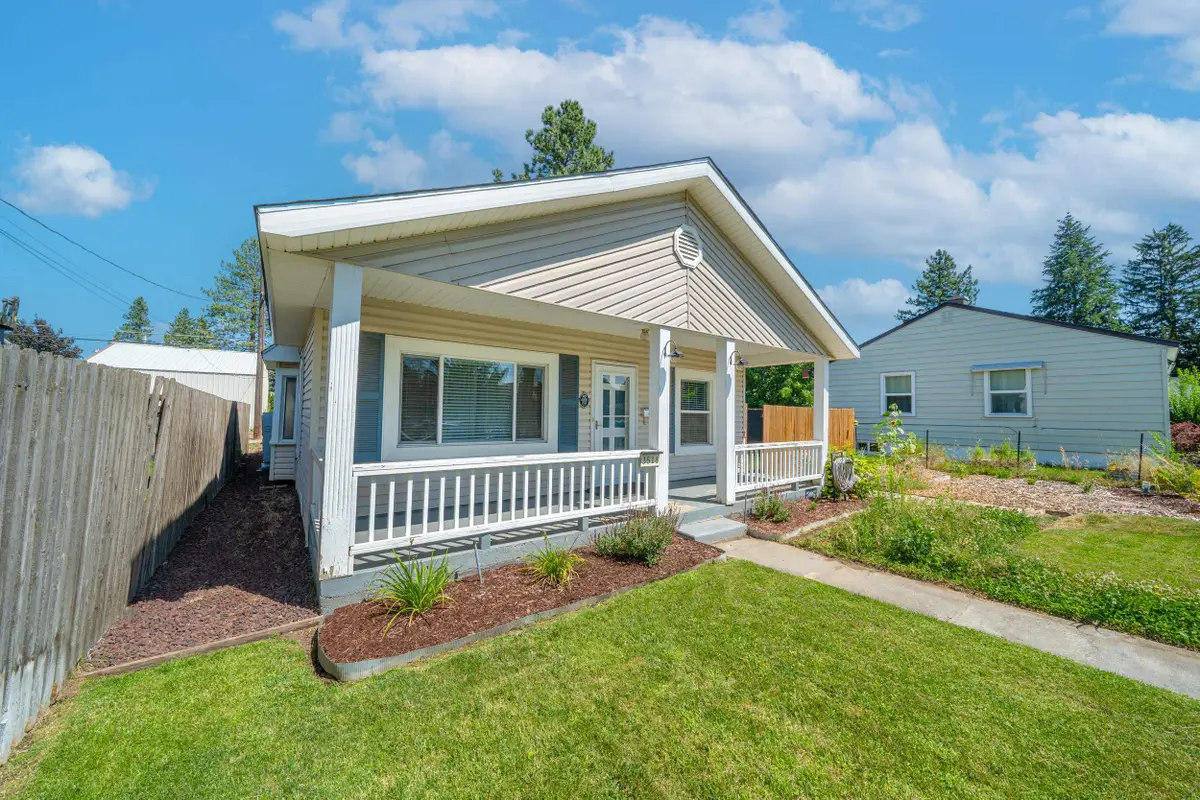 3518 W Hoffman Ave, Spokane, WA 99205 - #1