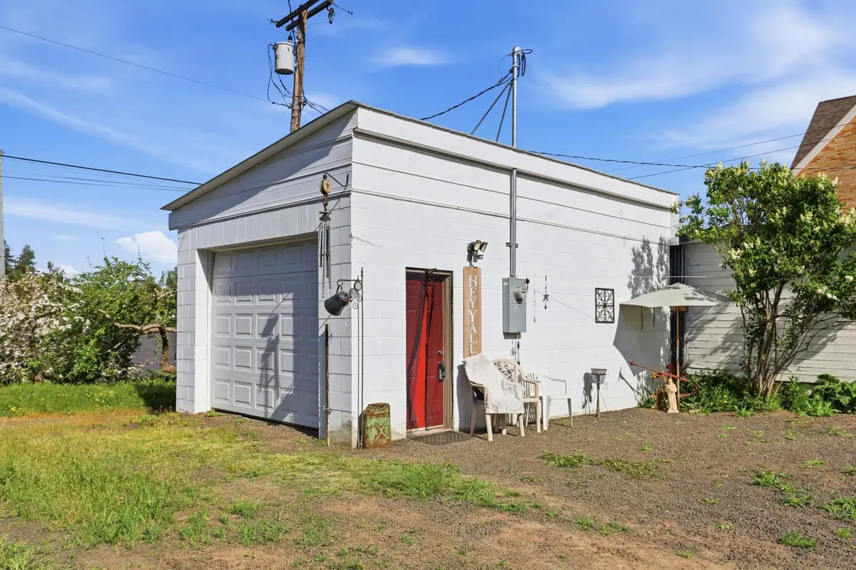 321 S Crosby St, Tekoa, WA 99033 - #1