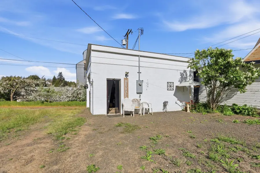 321 S Crosby St, Tekoa, WA 99033 - #2