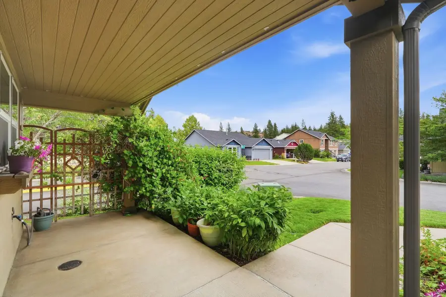 702 S Edgerton Ln, Spokane Valley, WA 99212 - #3