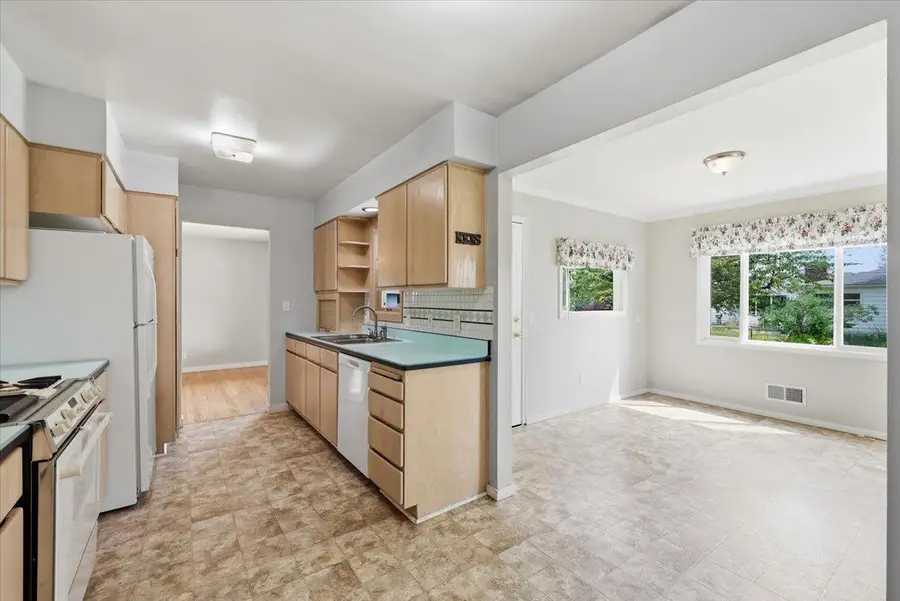 201 W Franklin Ct, Spokane, WA 99205 - #3