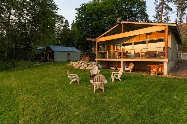40211 N Grays Ln, Elk, WA 99009