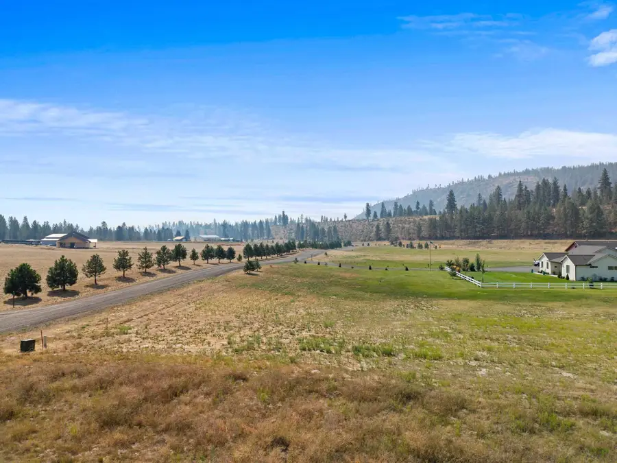 40289 N Barbara Ln, Davenport, WA 99122 - #3