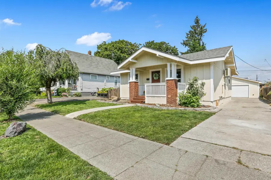 917 E Lacrosse Ave, Spokane, WA 99207 - #2