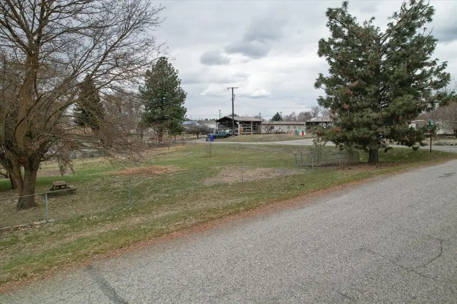 117xx N Sheridan St, Mead, WA 99021 - #3