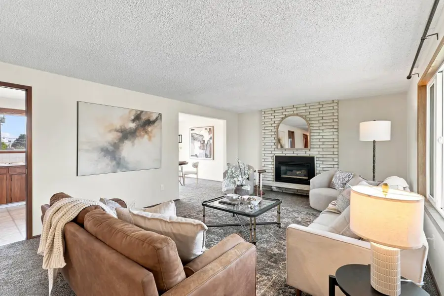 211 E Astor Dr, Spokane, WA 99208 - #3