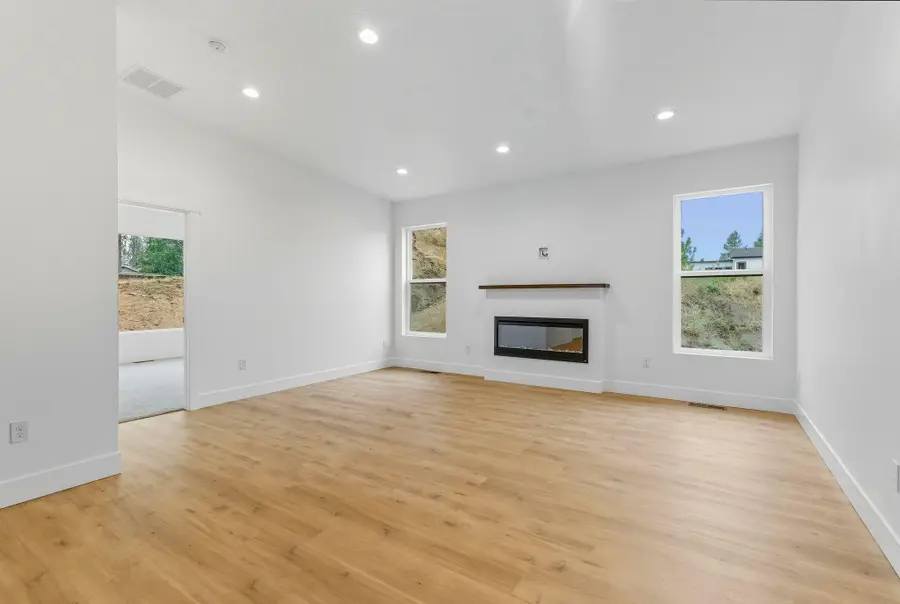 3734 E Nyberg Ln, Mead, WA 99021 - #2