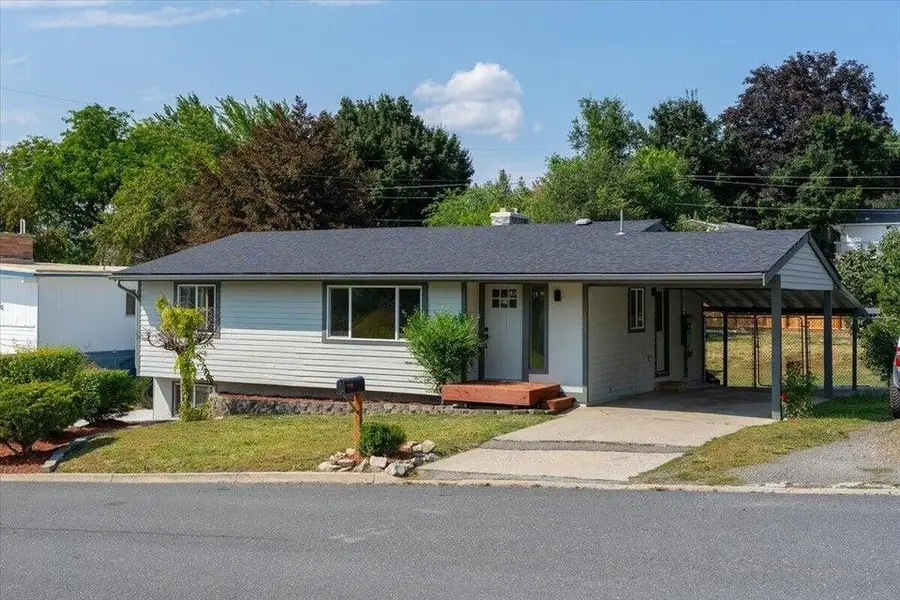 1025 E Ivy Ave, Colville, WA 99109 - #2
