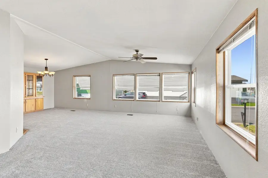 304 S Conklin Rd, Spokane Valley, WA 99037 - #3