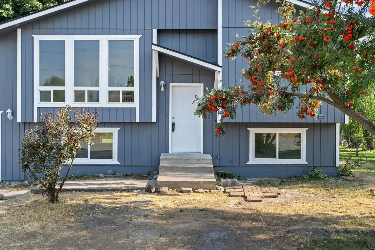 20710 E Gilbert Rd, Otis Orchards, WA 99027 - #1