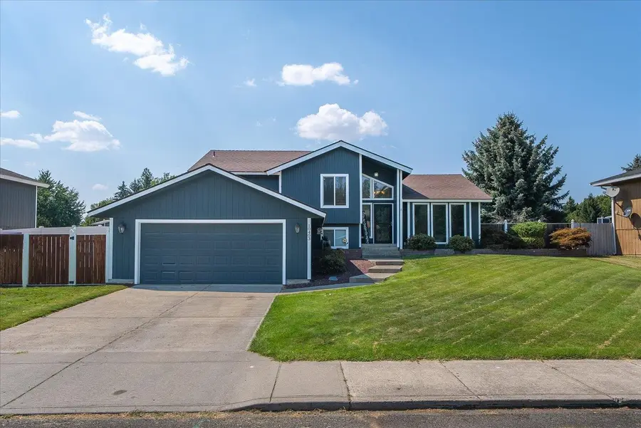 10403 N Arrowhead Rd Dr, Spokane, WA 99208 - #2