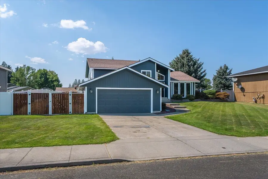 10403 N Arrowhead Rd Dr, Spokane, WA 99208 - #3