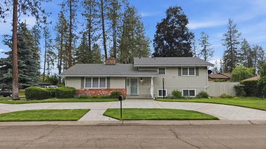 1005 W Bellwood Dr, Spokane, WA 99218 - #2