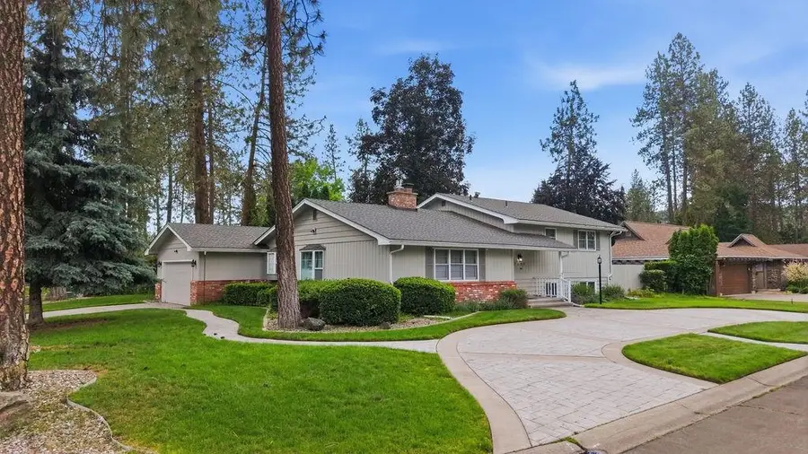 1005 W Bellwood Dr, Spokane, WA 99218 - #3