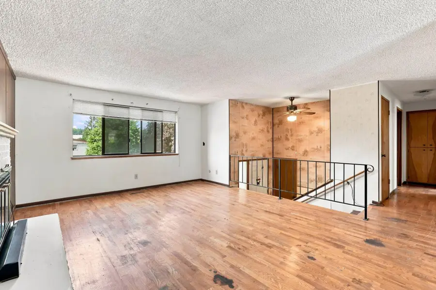 631 S Jefferson St, Medical Lake, WA 99022 - #3